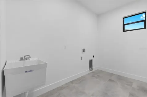 1911 SW 8th Court Cape Coral FL 33991