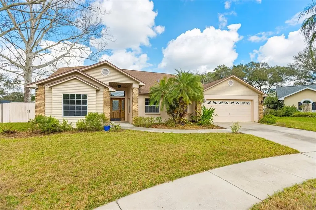 2201 Glen Mist Drive Valrico FL 33594