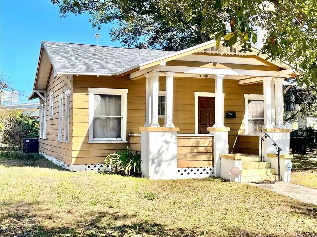 1911 Burlington Avenue N St Petersburg FL 33713