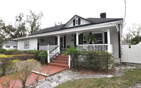 2001 W Oak Avenue Plant City FL 33563
