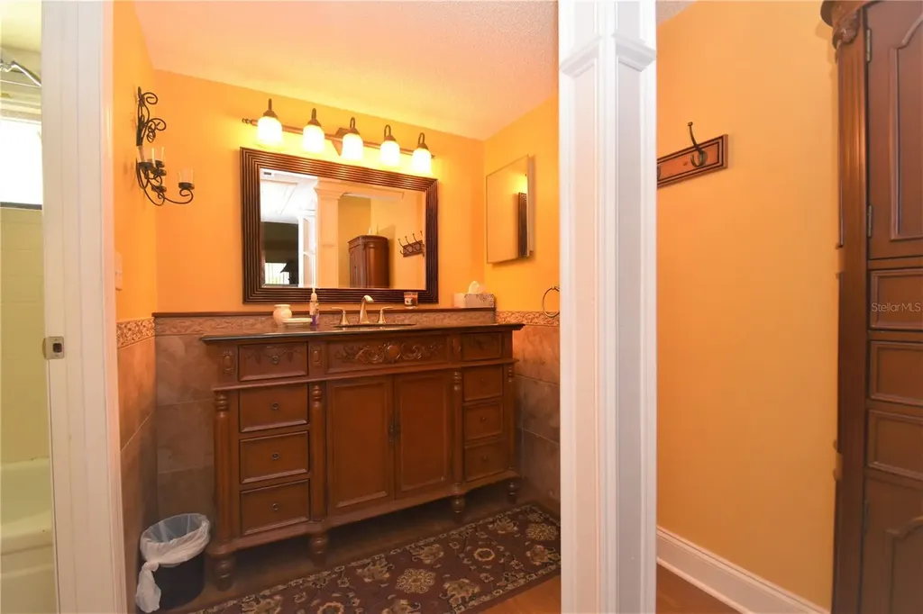 1637 Brookhouse Court Sarasota FL 34231