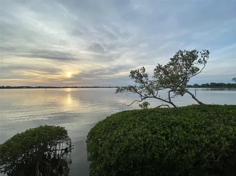 1637 Brookhouse Court Sarasota FL 34231