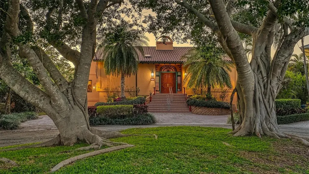 527 Putter Lane Longboat Key FL 34228