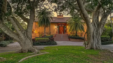 527 Putter Lane Longboat Key FL 34228
