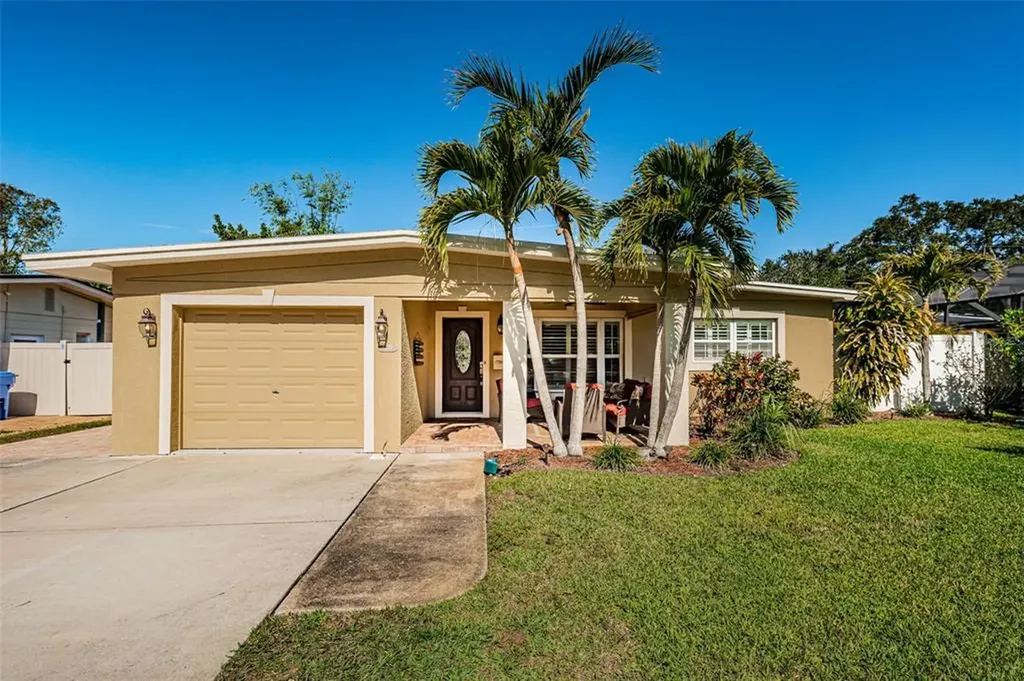 8221 29th Avenue N St Petersburg FL 33710