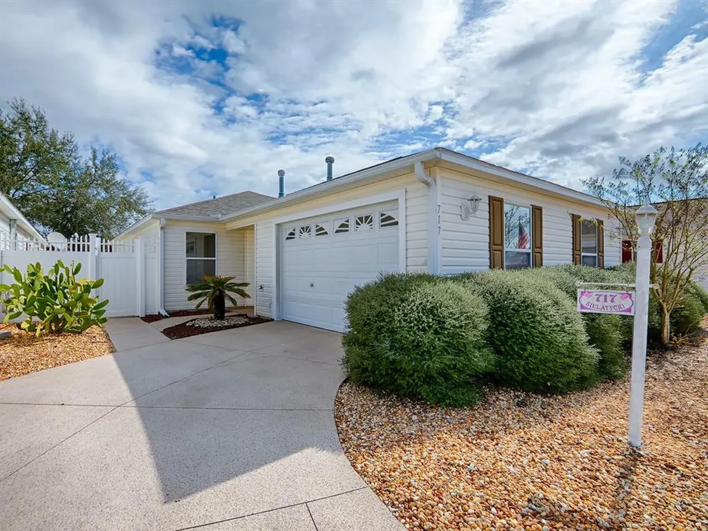 717 Sherwood Street The Villages FL 32162