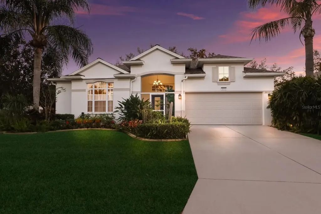3822 2nd Drive NE Bradenton FL 34208