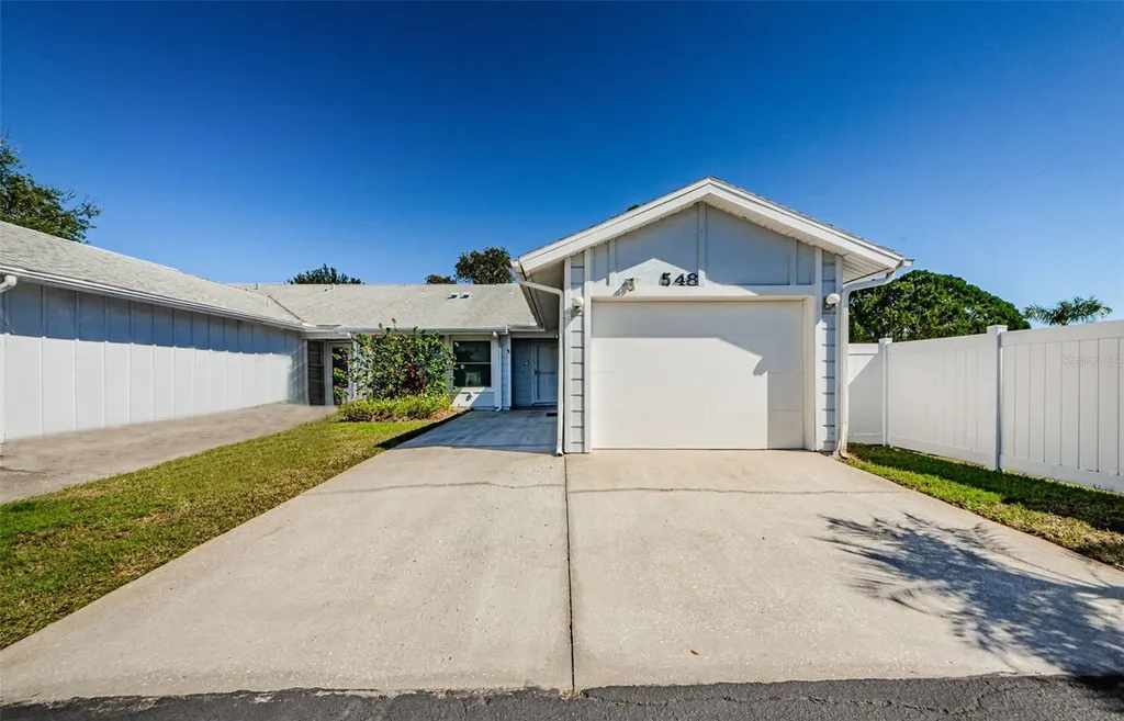 548 Surrey Close Palm Harbor FL 34683