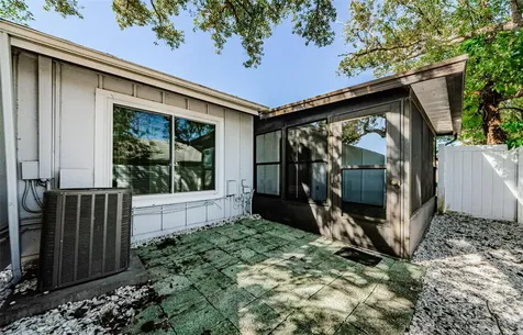 548 Surrey Close Palm Harbor FL 34683