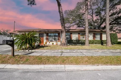 4906 Carlyle Road Tampa FL 33615
