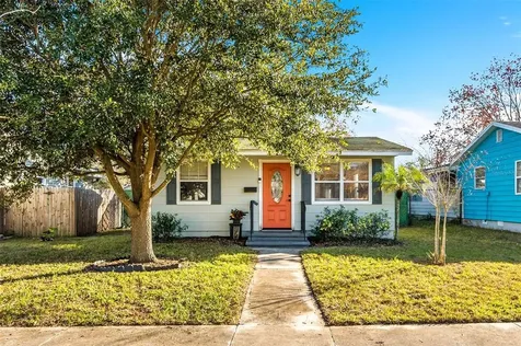 1028 56th Avenue N St Petersburg FL 33703