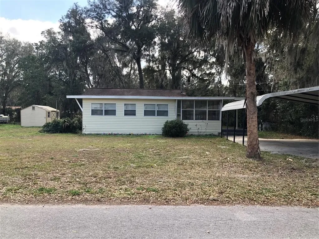 1217 Cr 464 Lake Panasoffkee FL 33538
