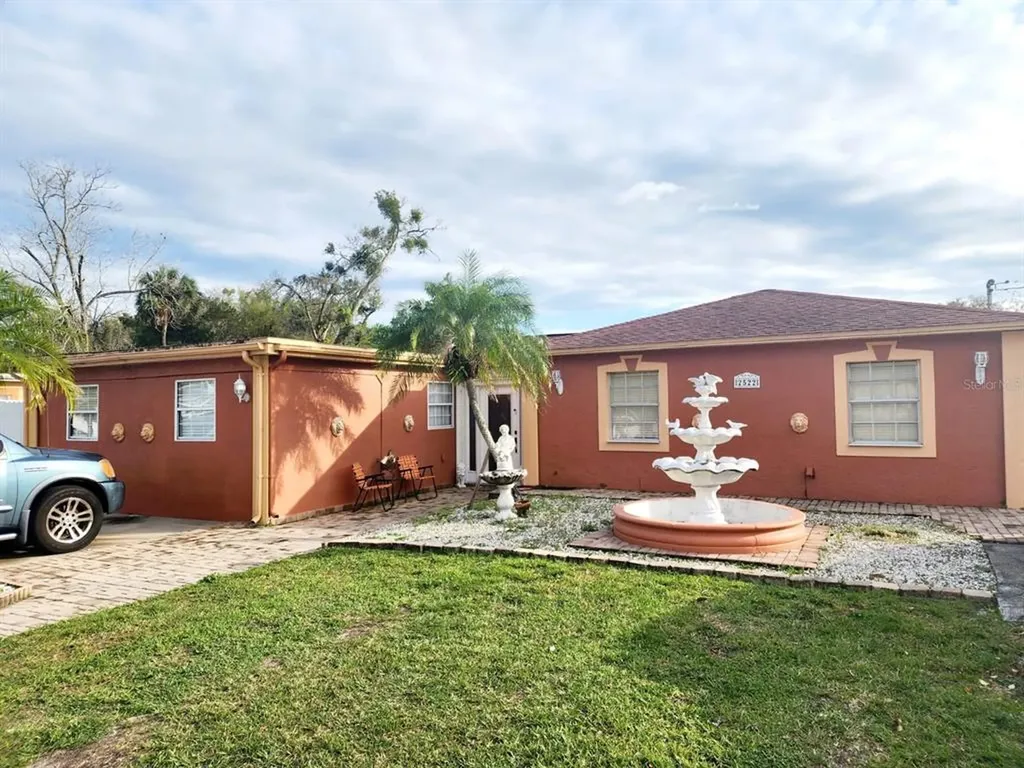 2522 W Hiawatha Street Tampa FL 33614