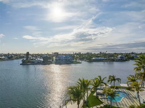 622 Concord Lane Holmes Beach FL 34217