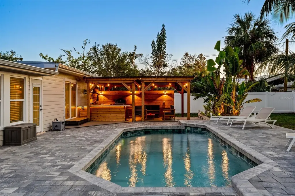 326 S Lime Avenue Sarasota FL 34237