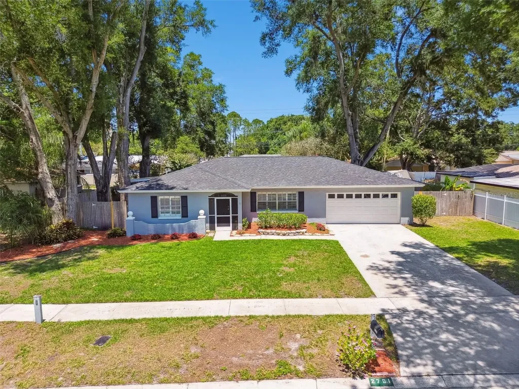 2701 Greenmoor Place Tampa FL 33618