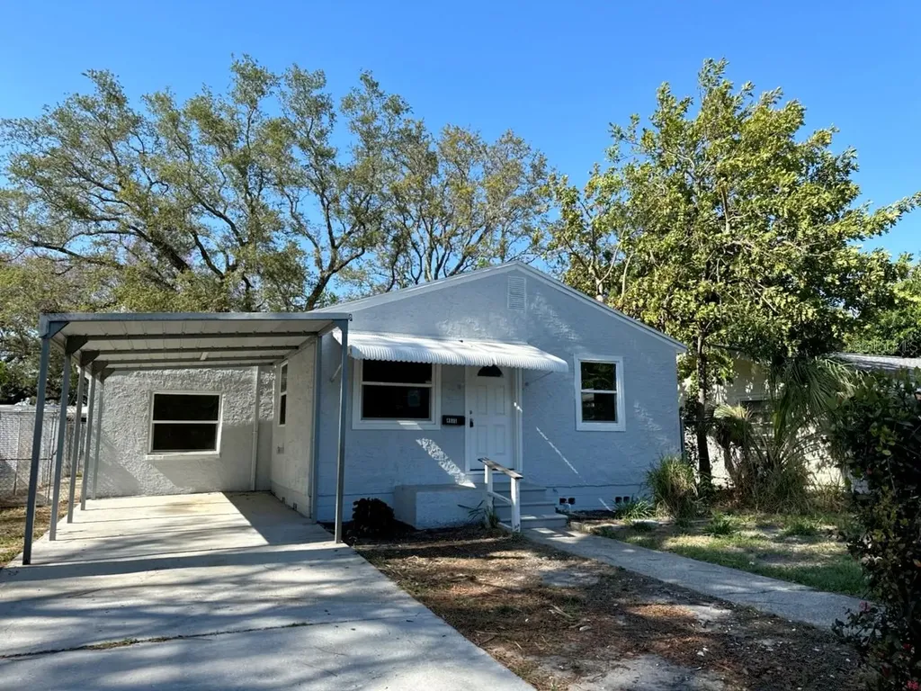4635 10th Avenue S St Petersburg FL 33711