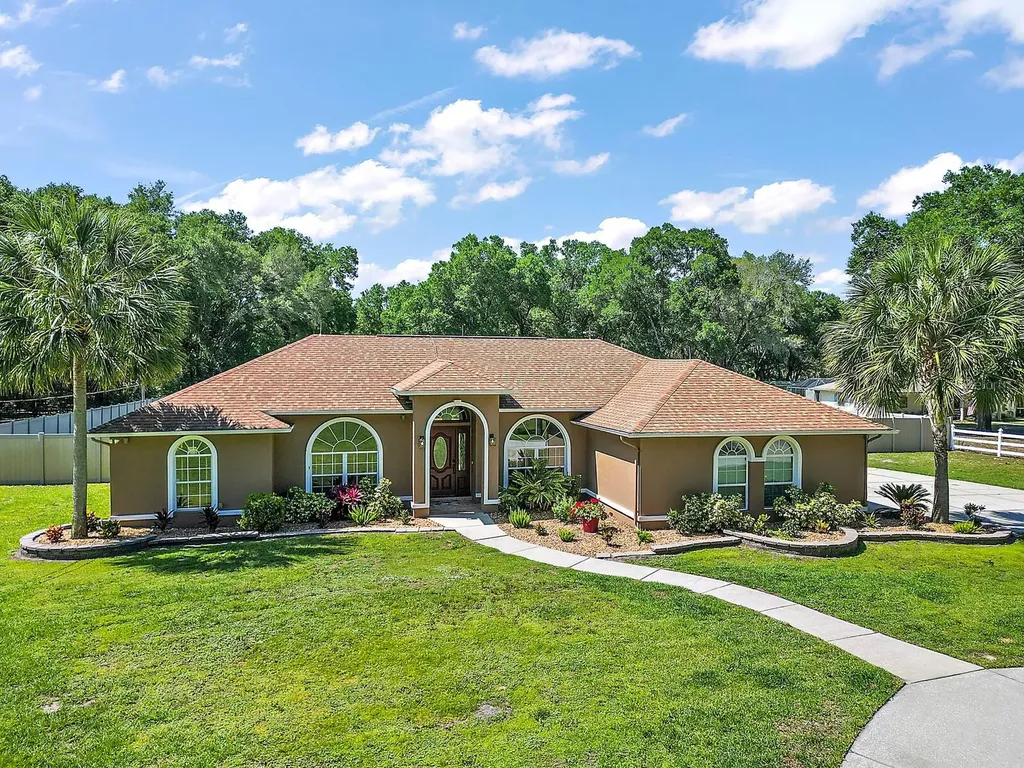 2530 Lake Griffin Road Lady Lake FL 32159