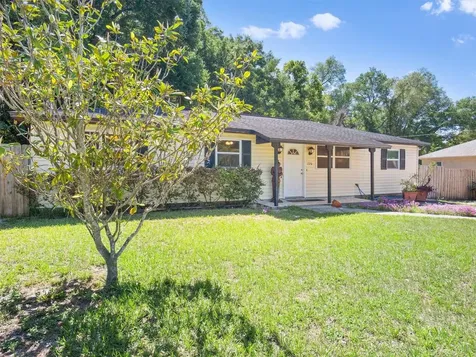 720 Stanley Avenue Wildwood FL 34785