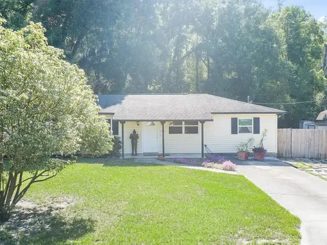 720 Stanley Avenue Wildwood FL 34785