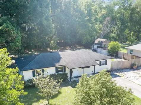 720 Stanley Avenue Wildwood FL 34785