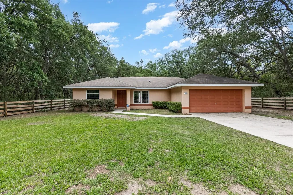 135 Fisher Way Trail Ocklawaha FL 32179