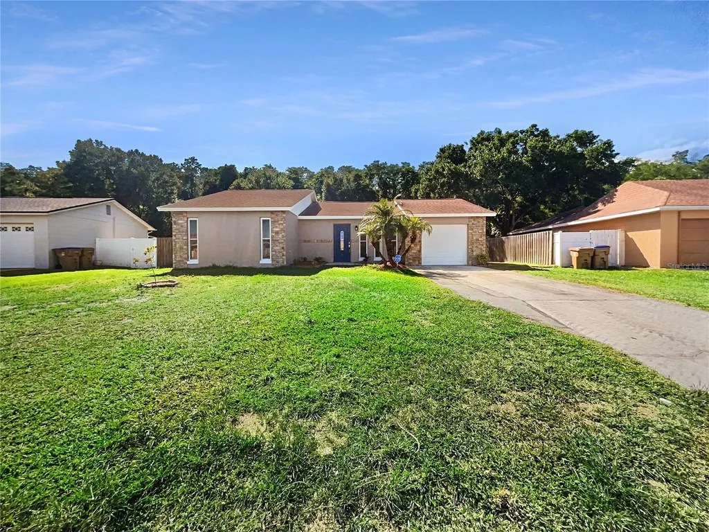 122 W Cedarwood Circle Kissimmee FL 34743