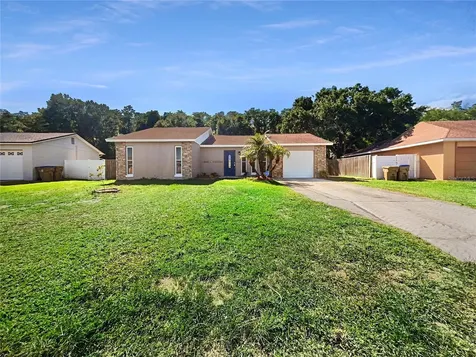 122 W Cedarwood Circle Kissimmee FL 34743