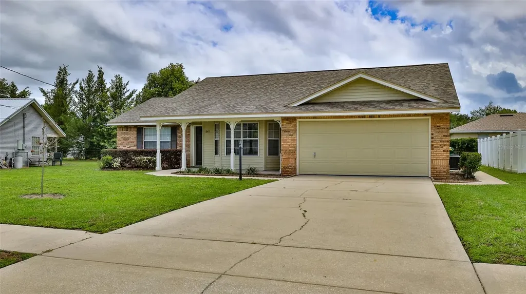 840 Orangewood Avenue Deland FL 32724