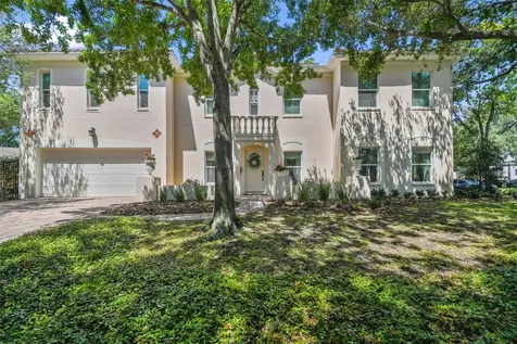 2900 W Estrella Street Tampa FL 33629