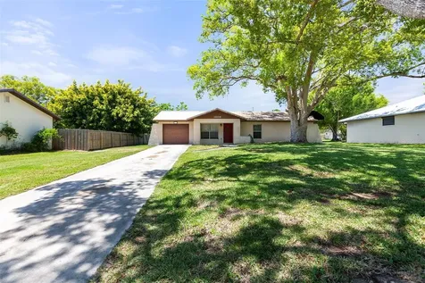 1806 Massachusetts Avenue Saint Cloud FL 34769