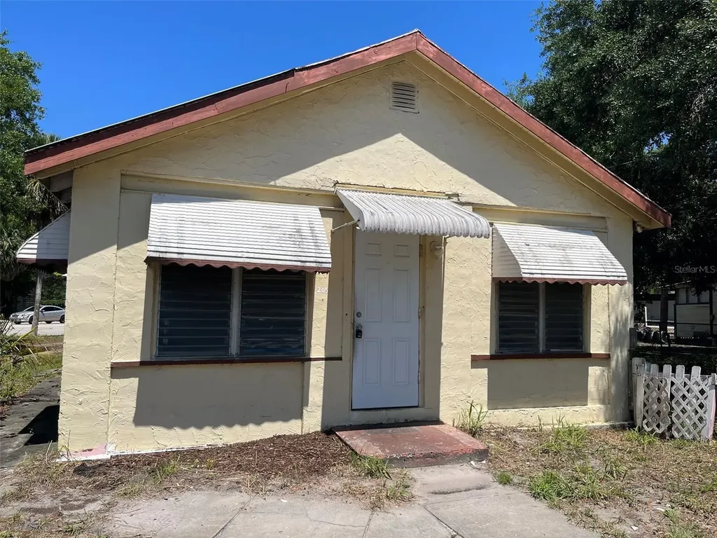 205 W Sproule Avenue Kissimmee FL 34741