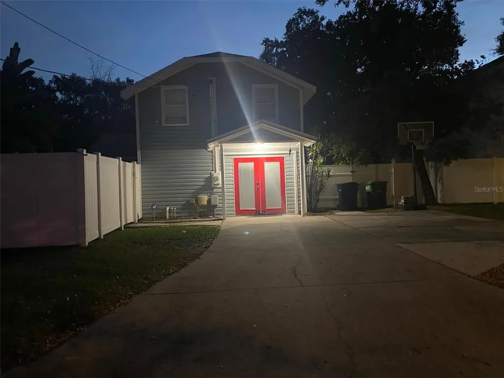 3614 W North B Street Tampa FL 33609
