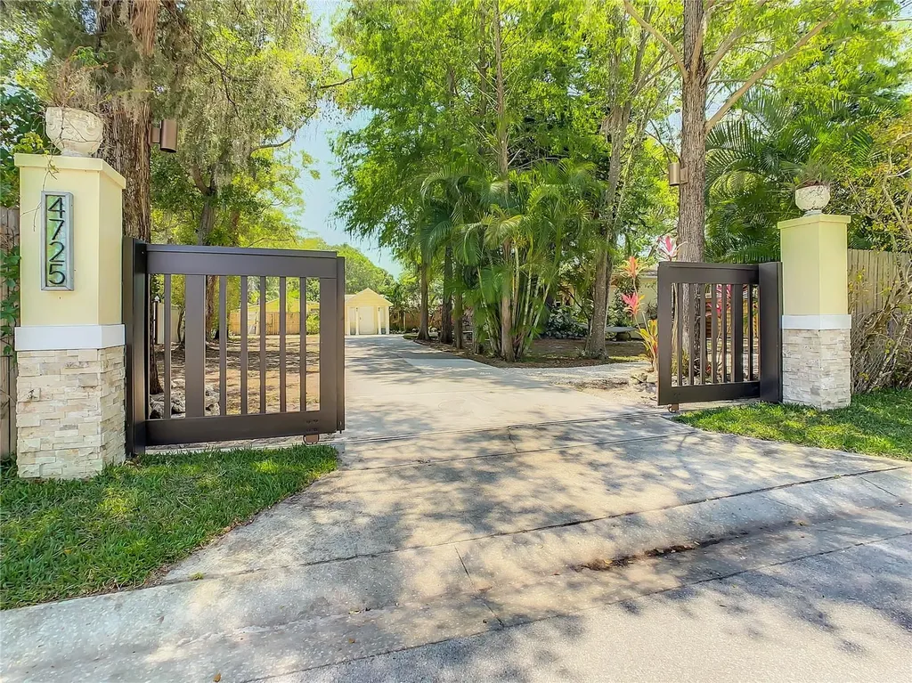 4725 71st Street N St Petersburg FL 33709