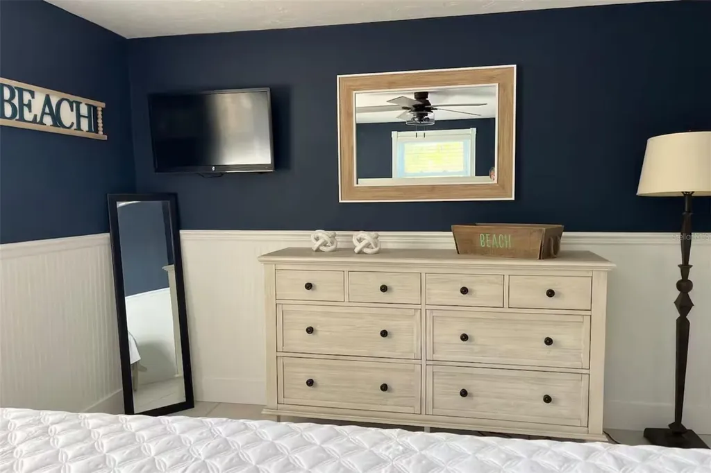 345 Avenida Leona Sarasota FL 34242