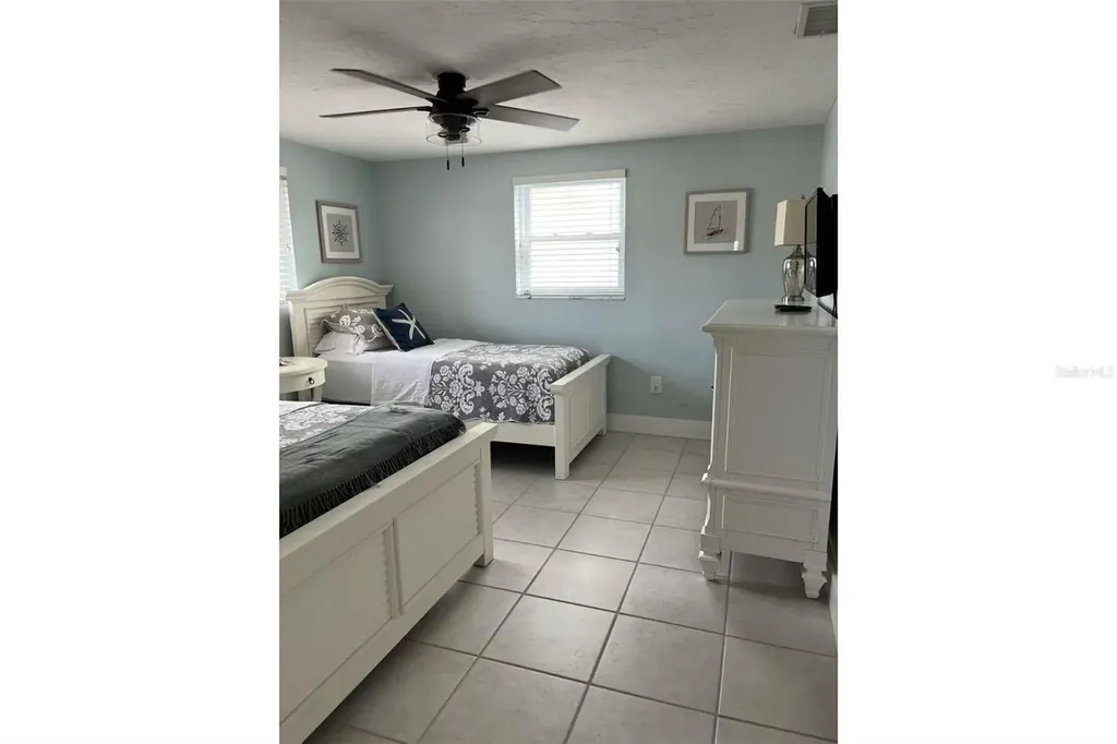 345 Avenida Leona Sarasota FL 34242
