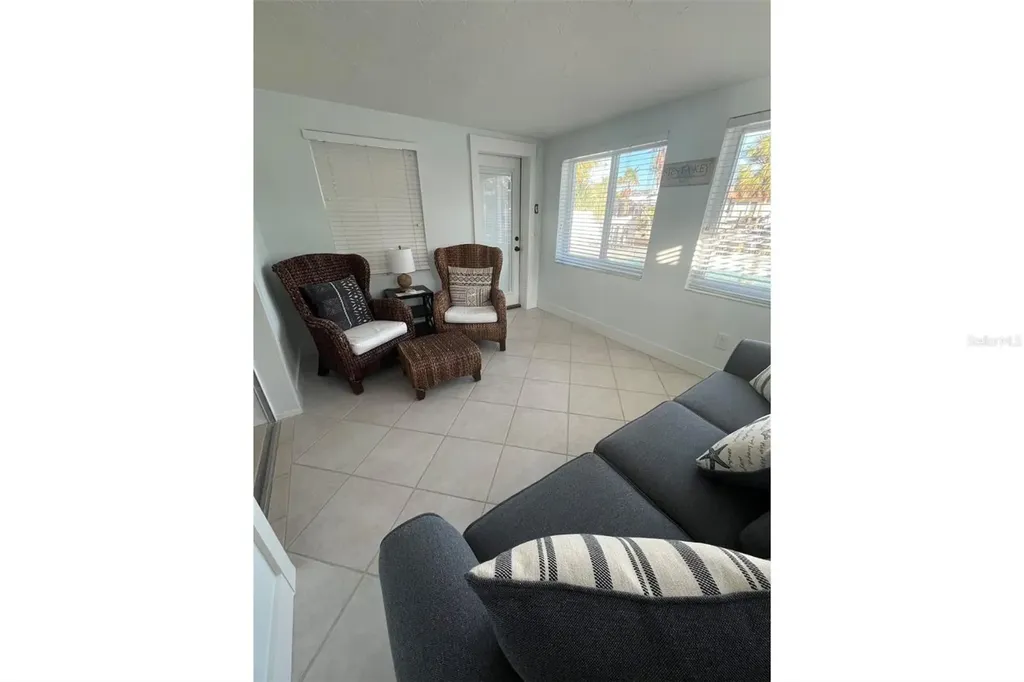 345 Avenida Leona Sarasota FL 34242