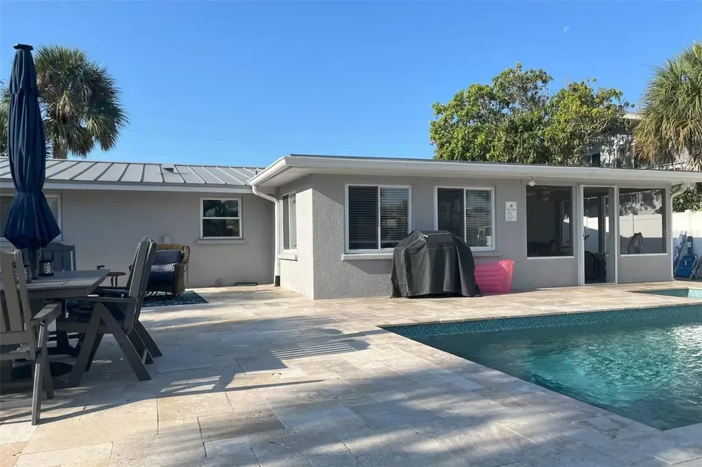 345 Avenida Leona Sarasota FL 34242