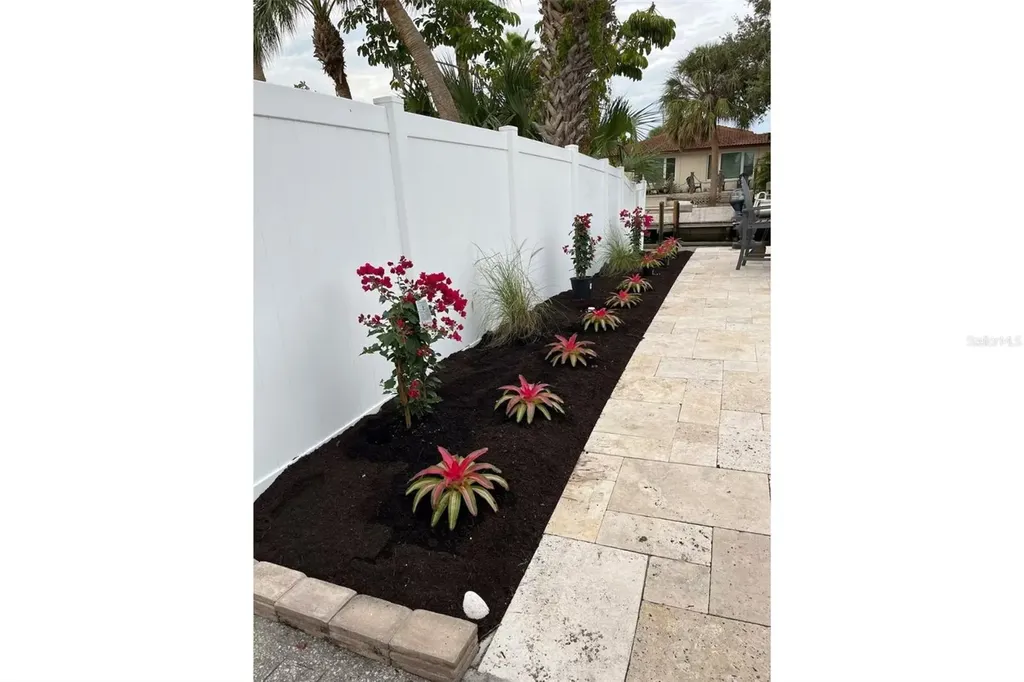 345 Avenida Leona Sarasota FL 34242