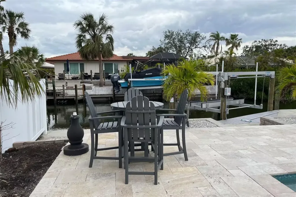 345 Avenida Leona Sarasota FL 34242