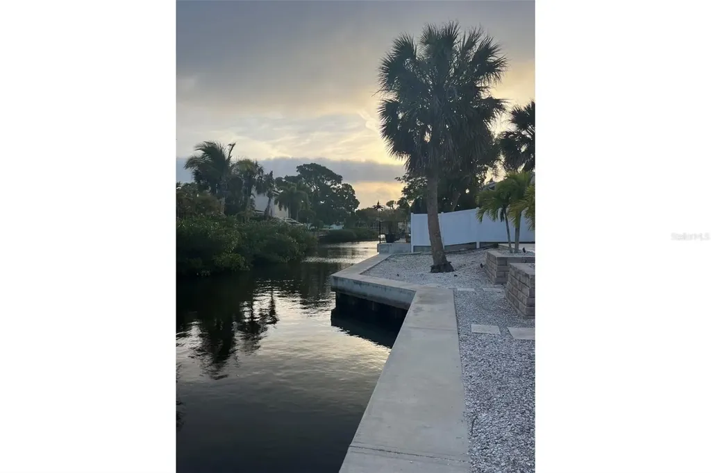 345 Avenida Leona Sarasota FL 34242
