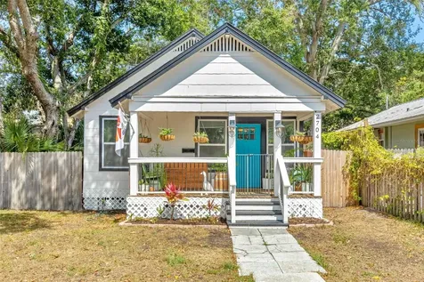 2704 6th Street S St Petersburg FL 33705