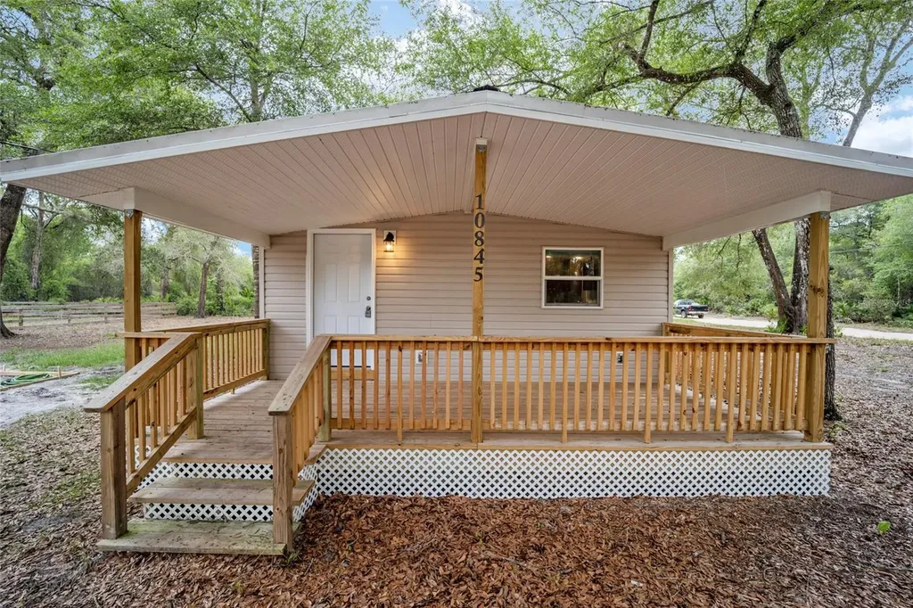 10845 SE 186th Terrace Ocklawaha FL 32179