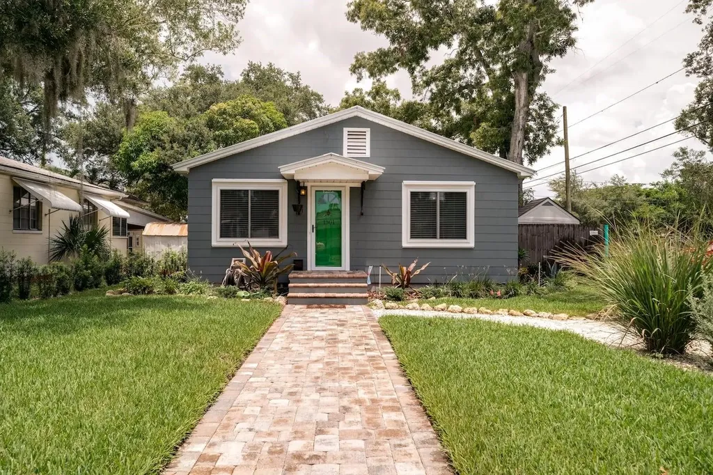 1501 29th Avenue N St Petersburg FL 33704