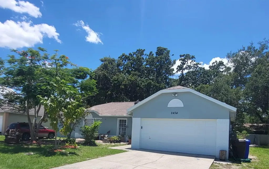 2454 Quail Hollow Avenue Kissimmee FL 34744