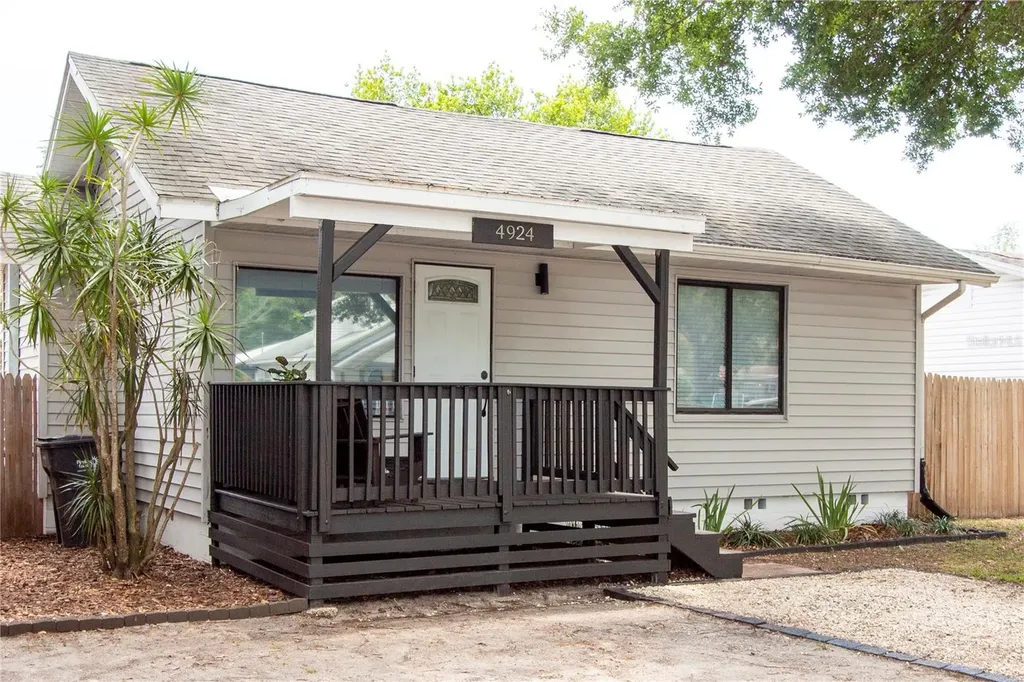 4924 45th Avenue N St Petersburg FL 33709