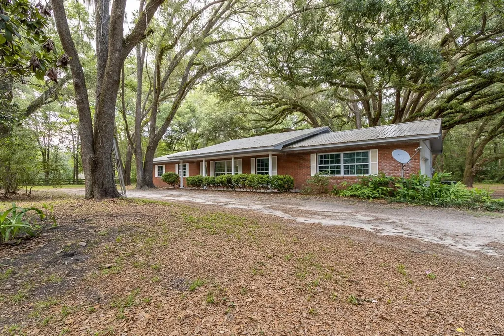 925 SW 226th Street Newberry FL 32669