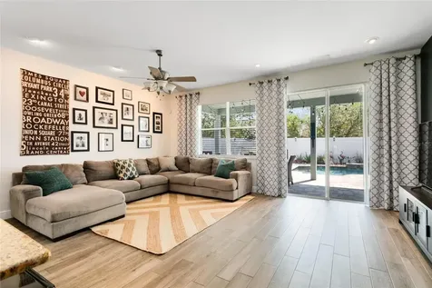 4213 Cummings Street Orlando FL 32828