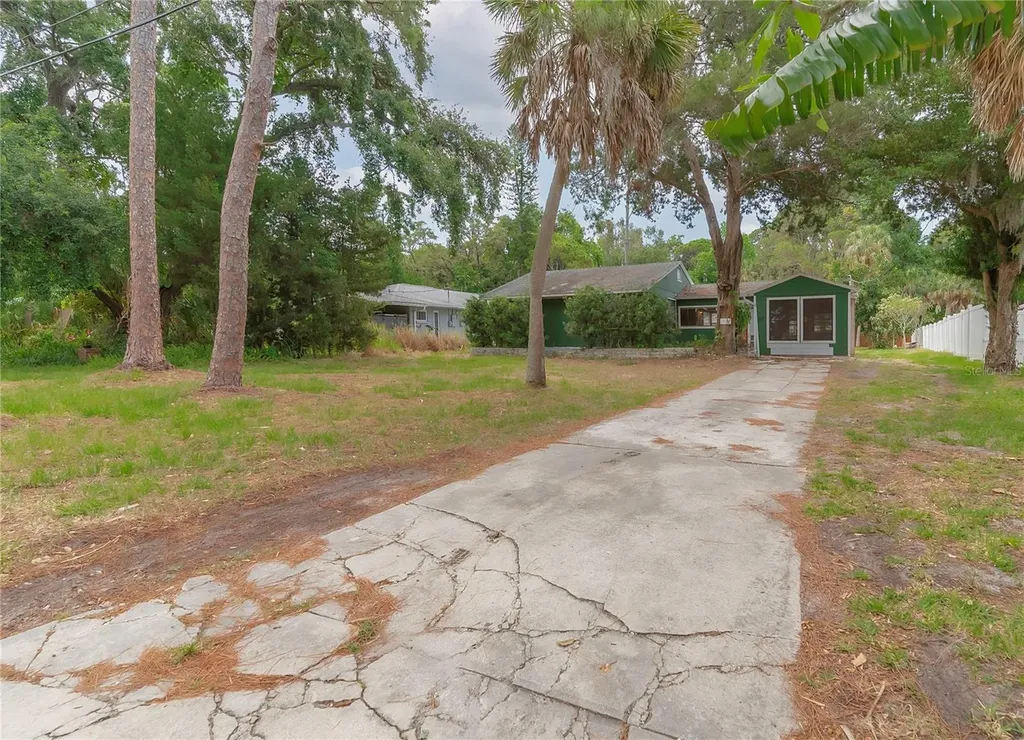 1420 Alhambra Way S St Petersburg FL 33705
