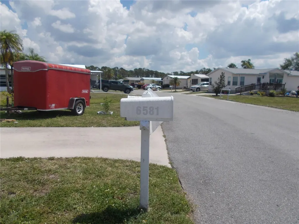 6581 Center Lane North Port FL 34287